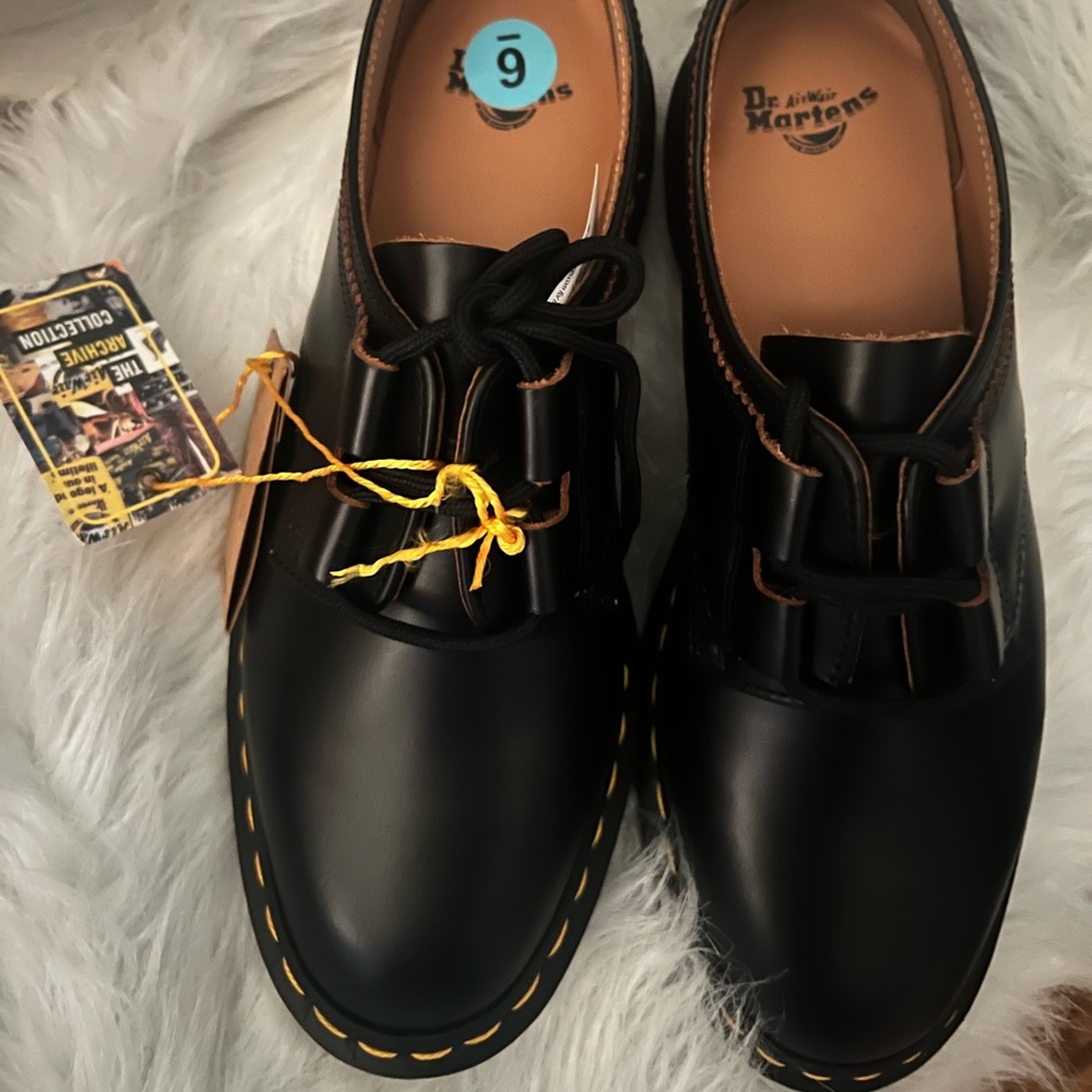 New Dr.Marten black size 6